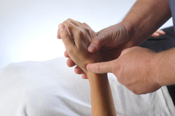 גבעון פלד מומחה להפגת כאב בפלד סילבר טראפי בע"מ